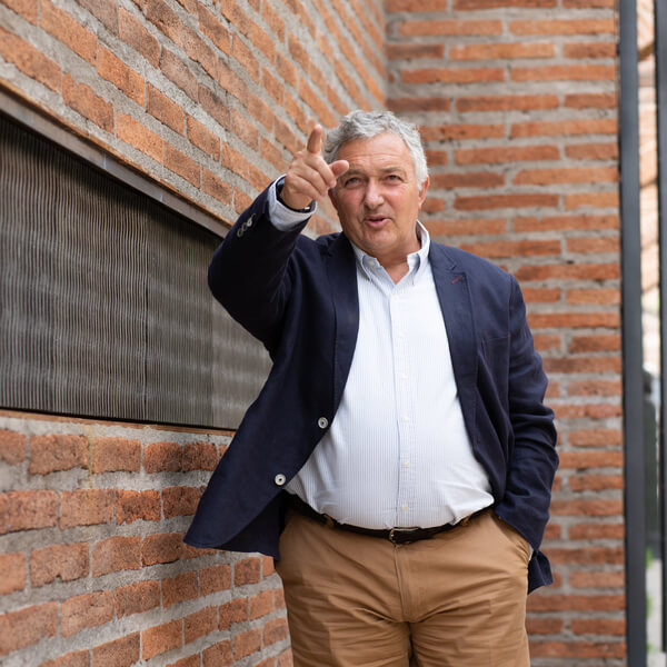 George Anastassiou- Presidente del consejo directivo
